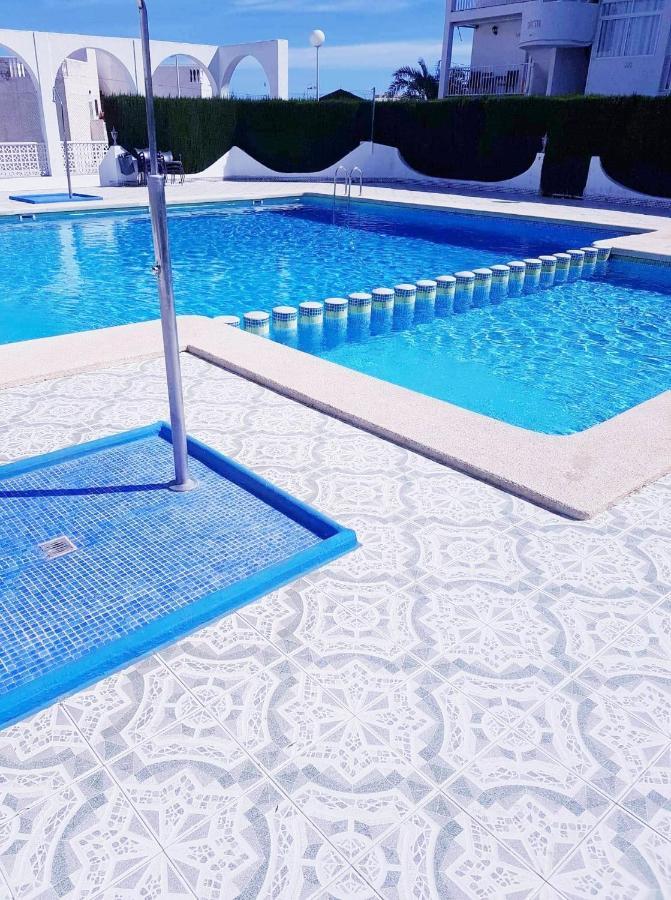 Appartement Apartament à Torrevieja Extérieur photo